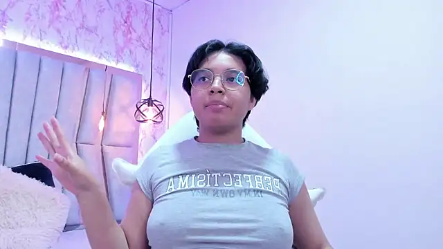 Emmapark  online show from March 8, 2025, 12:55 am