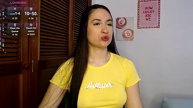 sofiaduque 26 online show from March 10, 2026, 6:01 pm