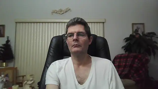 Snapshot of Copfiremen4566 chatting on December 23, 2024, 3:29 am Copfiremen4566 online show from December 23, 2024, 3:29 am