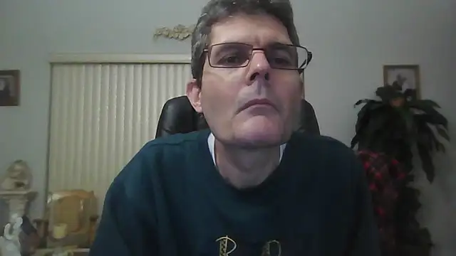 Snapshot of Copfiremen4566 chatting on March 3, 2025, 5:58 am Copfiremen4566 online show from March 3, 2025, 5:58 am