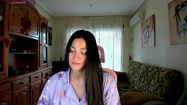 Snapshot of bella_apont chatting on March 5, 2025, 9:05 am bella apont online show from March 5, 2025, 9:05 am