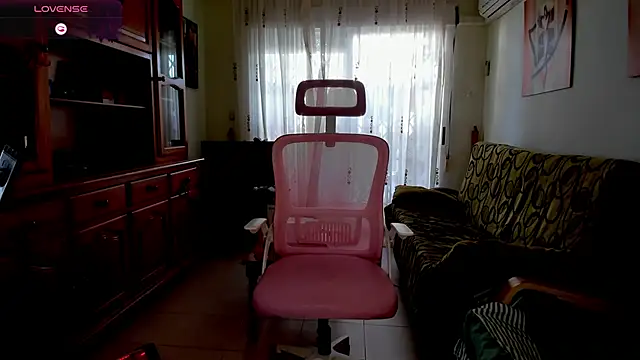 Snapshot of bella_apont chatting on February 19, 2025, 10:45 am bella apont online show from February 19, 2025, 10:45 am