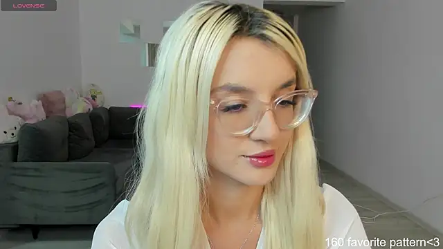 Snapshot of LovelyBianca chatting on September 14, 2025, 6:19 pm LovelyBianca online show from September 14, 2025, 6:19 pm