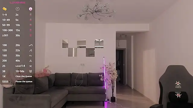 LovelyBianca online show from April 9, 2026, 8:59 pm