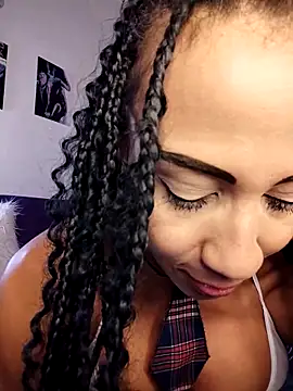 Snapshot of Charlotte_Bayron chatting on October 20, 2025, 12:13 am Charlotte Bayron online show from October 20, 2025, 12:13 am