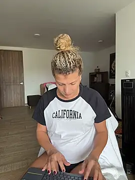 Snapshot of Georgiafox chatting on November 16, 2025, 2:55 pm Georgiafox online show from November 16, 2025, 2:55 pm