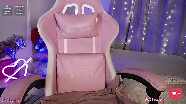 SexyLuna   online show from April 9, 2026, 8:20 am