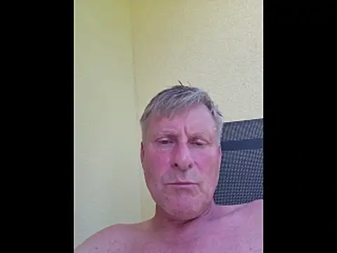 johnnym1 online show from June 19, 2026, 12:55 pm