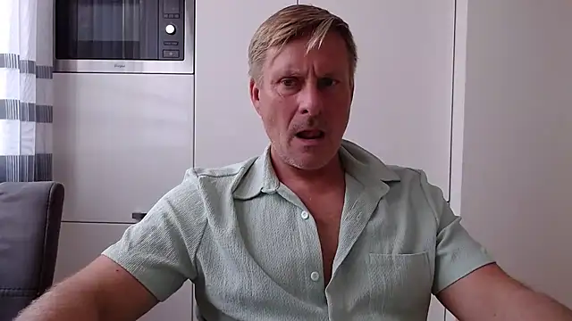 johnnym1 online show from October 24, 2025, 10:25 am