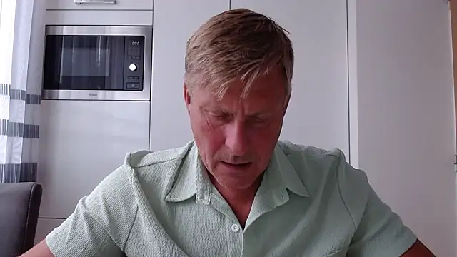 johnnym1 online show from September 25, 2025, 10:43 am