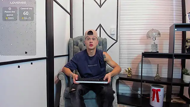 Snapshot of JuniorMorris_ chatting on October 25, 2025, 9:37 pm JuniorMorris  online show from October 25, 2025, 9:37 pm