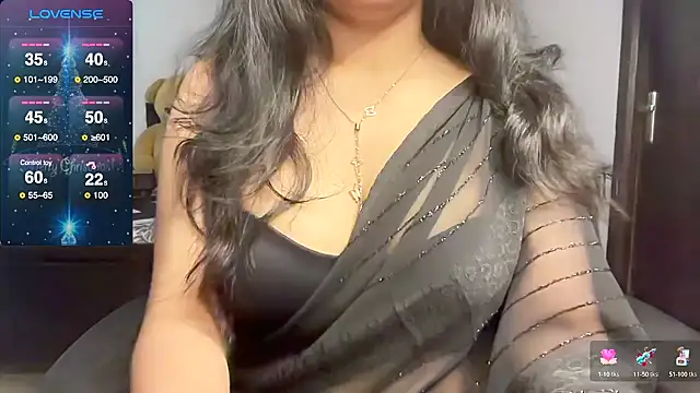 Snapshot of Spice-Summi chatting on December 23, 2024, 8:22 am Spice-Summi online show from December 23, 2024, 8:22 am