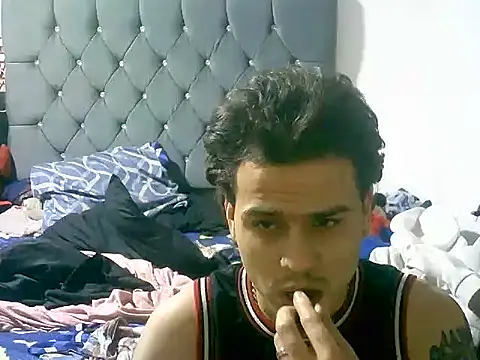 chamitopolla21 online show from June 17, 2026, 3:28 am