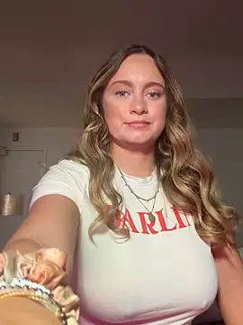 Snapshot of Sophie_Raegan chatting on February 27, 2026, 3:45 pm Sophie Raegan online show from February 27, 2026, 3:45 pm