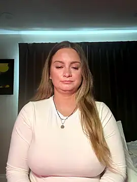 Snapshot of Sophie_Raegan chatting on February 3, 2026, 4:23 pm Sophie Raegan online show from February 3, 2026, 4:23 pm