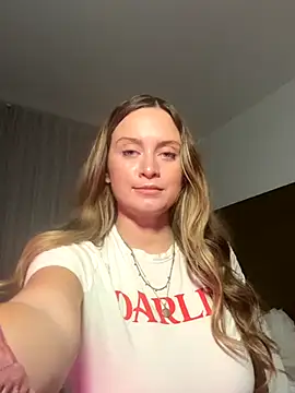 Snapshot of Sophie_Raegan chatting on January 7, 2026, 4:34 pm Sophie Raegan online show from January 7, 2026, 4:34 pm