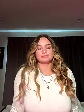 Snapshot of Sophie_Raegan chatting on December 22, 2025, 3:56 pm Sophie Raegan online show from December 22, 2025, 3:56 pm