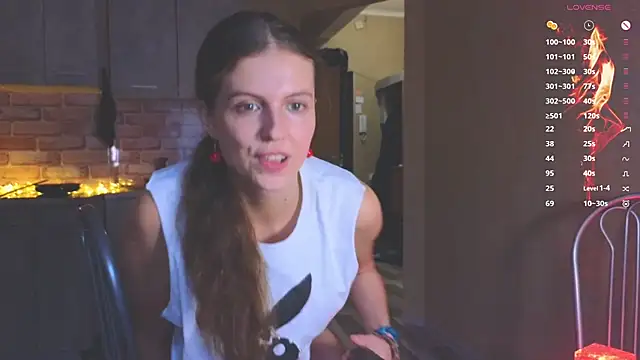 Snapshot of Sereta_Finn chatting on October 28, 2025, 11:53 am Sereta Finn online show from October 28, 2025, 11:53 am