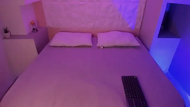 RenataEvans online show from October 22, 2025, 4:06 pm