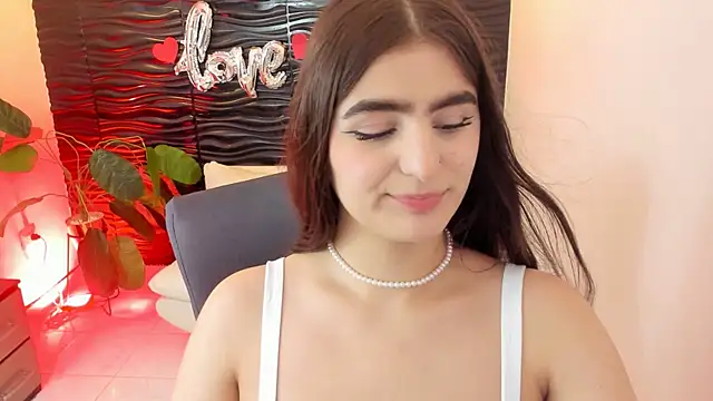 Snapshot of sofia_44 chatting on October 7, 2025, 1:12 pm sofia 44 online show from October 7, 2025, 1:12 pm