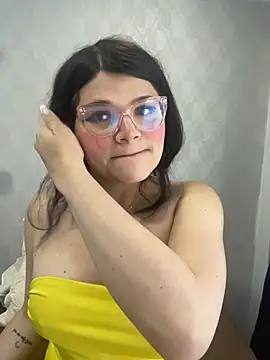 Snapshot of dayis_butera chatting on June 17, 2026, 12:37 pm dayis butera online show from June 17, 2026, 12:37 pm