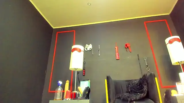 Snapshot of CharlotteScotte chatting on November 13, 2025, 11:03 am CharlotteScotte online show from November 13, 2025, 11:03 am