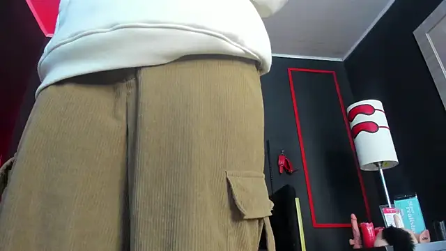 Snapshot of CharlotteScotte chatting on September 17, 2025, 11:56 am CharlotteScotte online show from September 17, 2025, 11:56 am