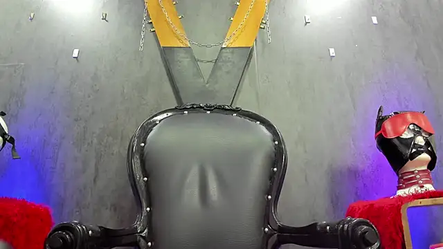 Snapshot of CharlotteScotte chatting on March 7, 2025, 2:01 pm CharlotteScotte online show from March 7, 2025, 2:01 pm