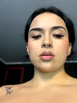 Snapshot of CharlotteScotte chatting on November 3, 2025, 11:36 am CharlotteScotte online show from November 3, 2025, 11:36 am