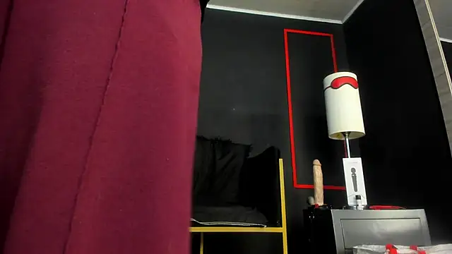 Snapshot of CharlotteScotte chatting on November 10, 2025, 11:48 am CharlotteScotte online show from November 10, 2025, 11:48 am