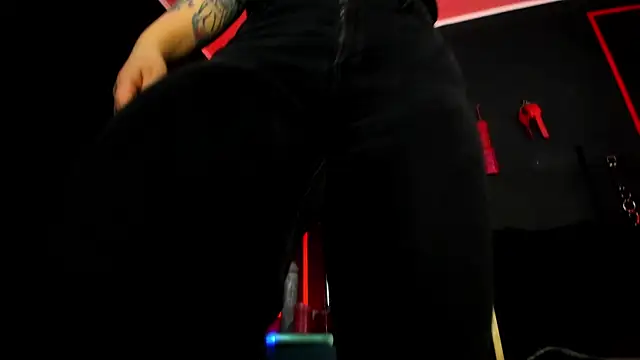 Snapshot of CharlotteScotte chatting on November 12, 2025, 12:09 pm CharlotteScotte online show from November 12, 2025, 12:09 pm