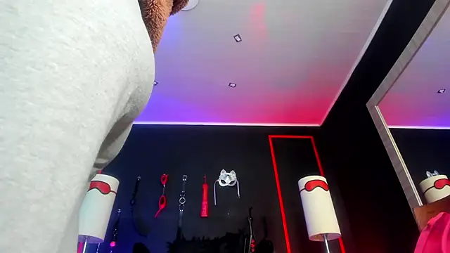 Snapshot of CharlotteScotte chatting on October 13, 2025, 12:29 pm CharlotteScotte online show from October 13, 2025, 12:29 pm