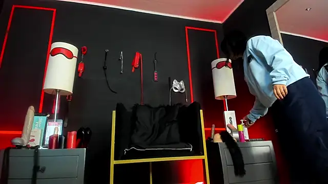 Snapshot of CharlotteScotte chatting on November 5, 2025, 12:19 pm CharlotteScotte online show from November 5, 2025, 12:19 pm