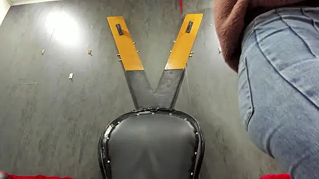 Snapshot of CharlotteScotte chatting on March 10, 2025, 11:23 am CharlotteScotte online show from March 10, 2025, 11:23 am