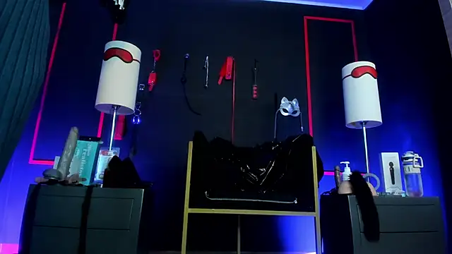 Snapshot of CharlotteScotte chatting on October 30, 2025, 12:25 pm CharlotteScotte online show from October 30, 2025, 12:25 pm