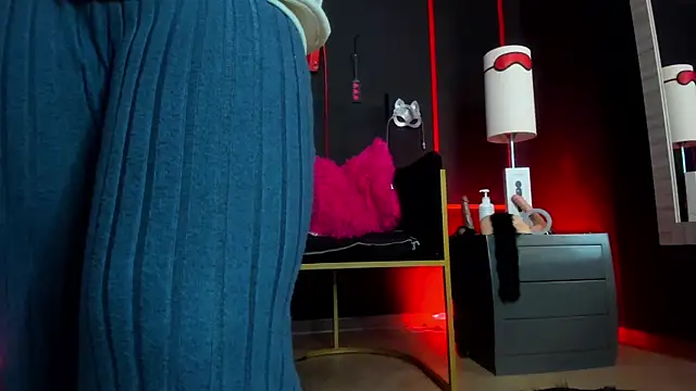 Snapshot of CharlotteScotte chatting on November 4, 2025, 11:36 am CharlotteScotte online show from November 4, 2025, 11:36 am