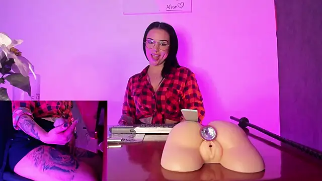 Snapshot of CharlotteScotte chatting on March 21, 2025, 3:02 pm CharlotteScotte online show from March 21, 2025, 3:02 pm