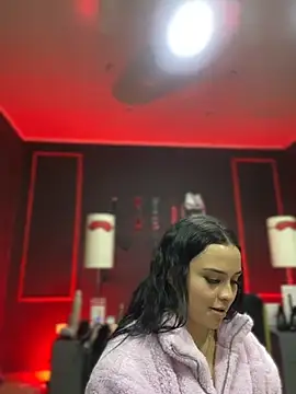 Snapshot of CharlotteScotte chatting on October 10, 2025, 12:06 pm CharlotteScotte online show from October 10, 2025, 12:06 pm