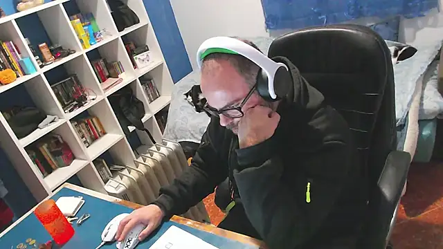 ravingr4d4 online show from January 12, 2026, 9:52 pm