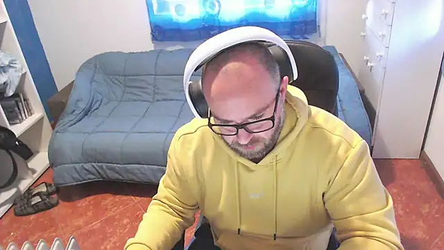 ravingr4d4 online show from March 17, 2026, 9:45 am