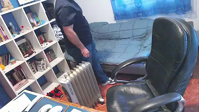 ravingr4d4 online show from April 23, 2026, 1:13 pm