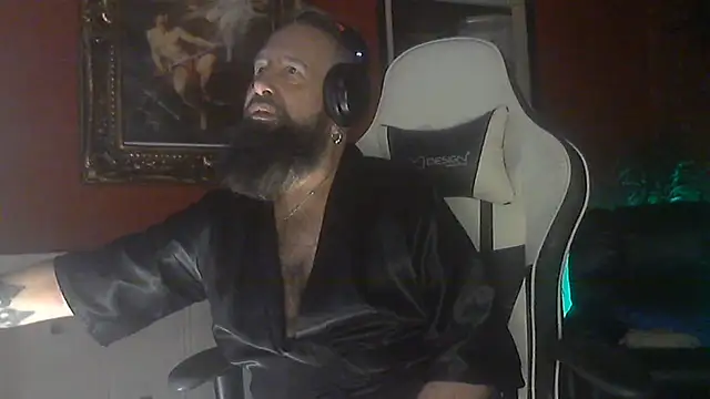 Snapshot of maseurbeardedpig chatting on August 9, 2026, 3:45 am maseurbeardedpig online show from August 9, 2026, 3:45 am