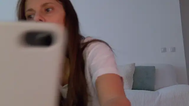 Snapshot of LilyRoselyn chatting on October 20, 2025, 12:17 pm LilyRoselyn online show from October 20, 2025, 12:17 pm