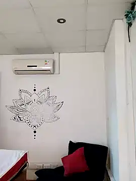 Daniela77771 online show from December 4, 2024, 2:42 pm