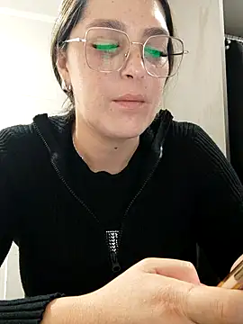 Daniela77771 online show from April 17, 2026, 3:15 pm