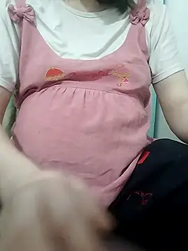 Snapshot of SweetGirl2k2 chatting on April 6, 2026, 1:23 am SweetGirl2k2 online show from April 6, 2026, 1:23 am