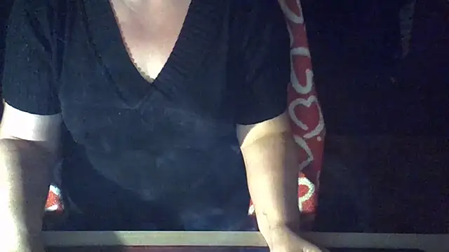 Silvia2277 online show from November 4, 2025, 8:12 pm