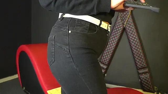 CelineConner online show from February 9, 2026, 5:05 am