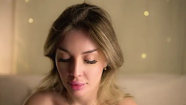 Snapshot of AnnyBangs chatting on March 10, 2025, 12:49 pm AnnyBangs online show from March 10, 2025, 12:49 pm