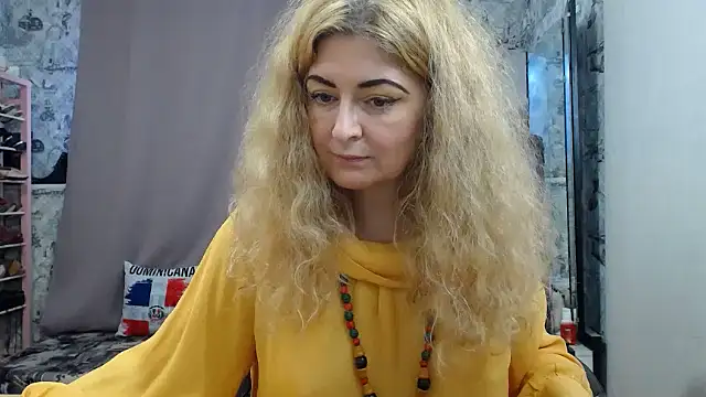 Snapshot of Helen1974 chatting on October 7, 2025, 6:03 am Helen1974 online show from October 7, 2025, 6:03 am